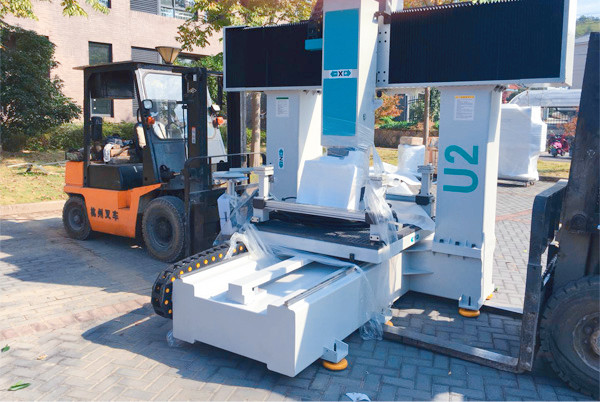 教學（xué）實驗五軸加（jiā）工中心